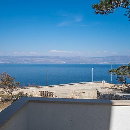Apartman Cubranic Apartamento Vrbnik Exterior foto