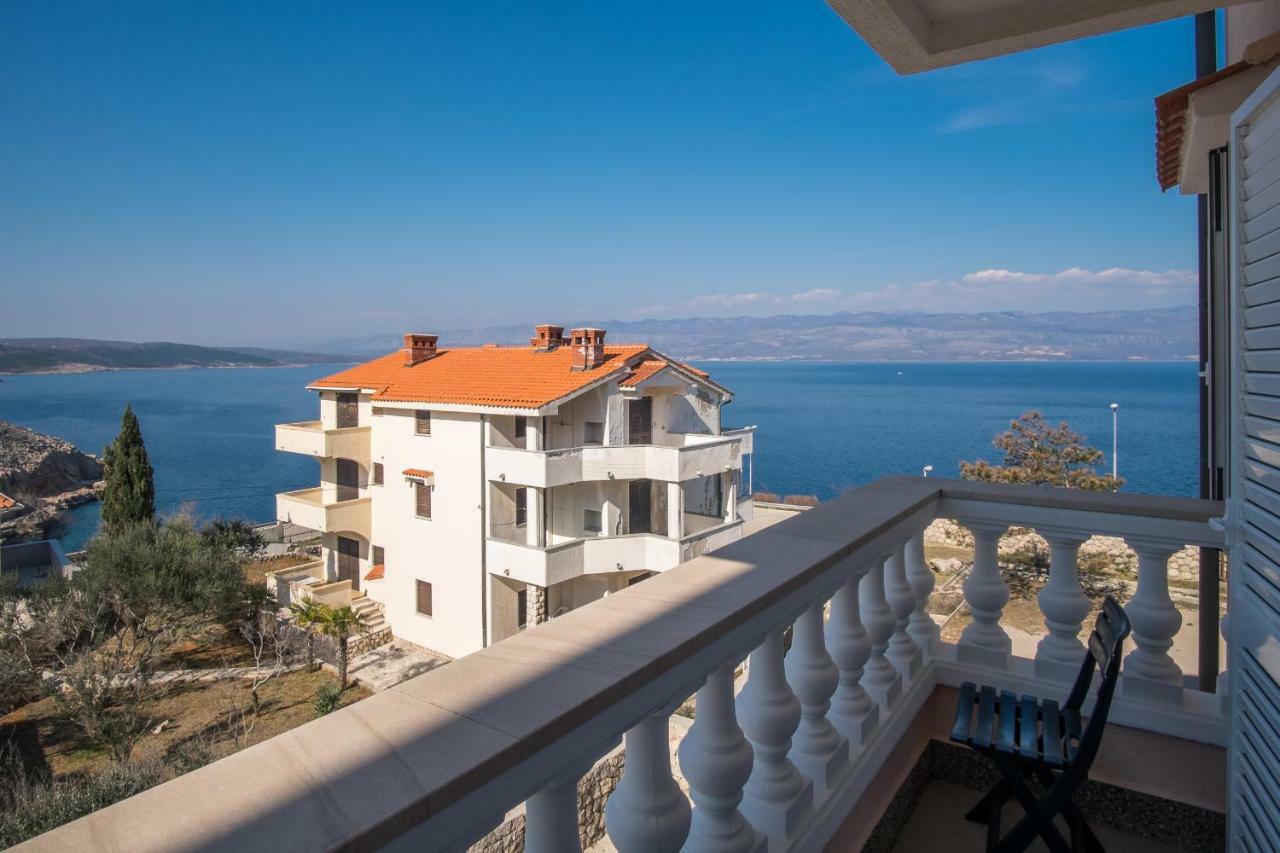 Apartman Cubranic Apartamento Vrbnik Exterior foto