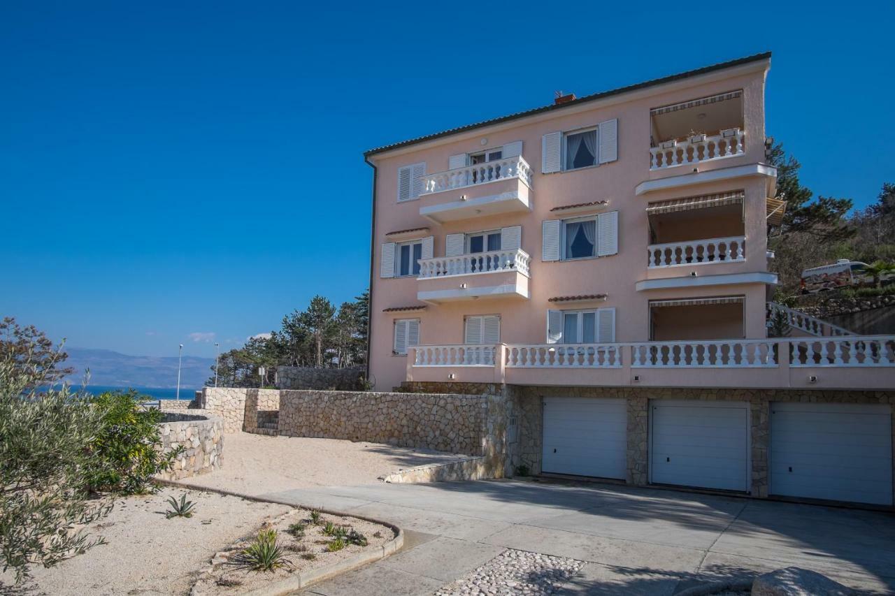 Apartman Cubranic Apartamento Vrbnik Exterior foto