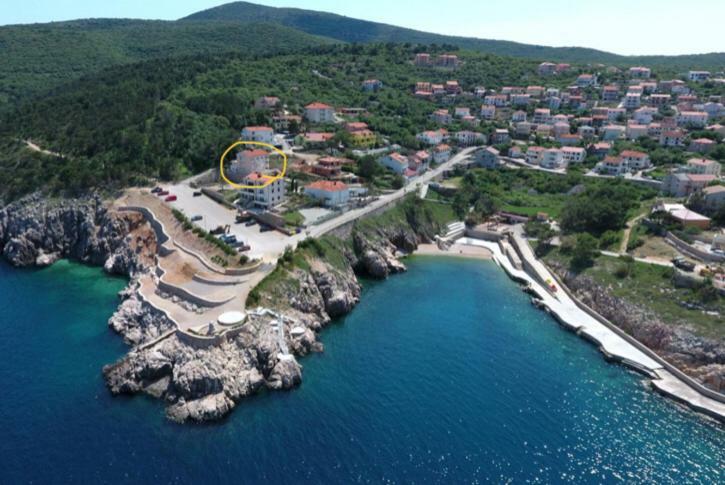 Apartman Cubranic Apartamento Vrbnik Exterior foto