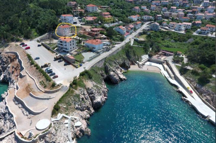 Apartman Cubranic Apartamento Vrbnik Exterior foto